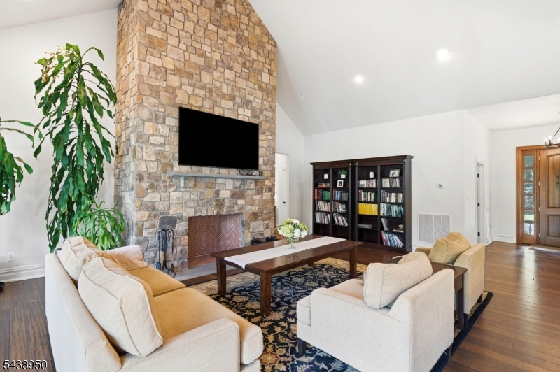 67 Virginia Ln