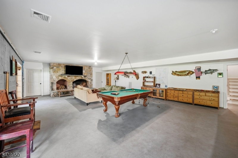 67 Virginia Ln