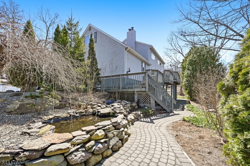 18 Tice Rd