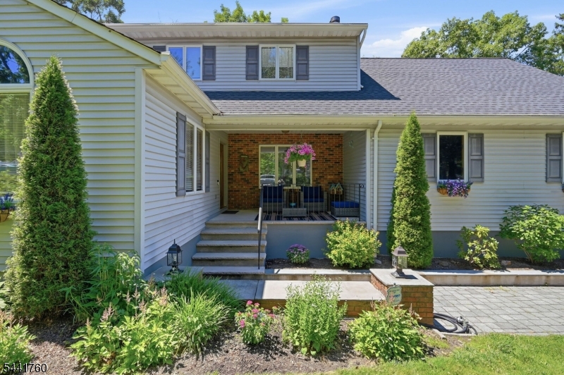 18 Tice Rd