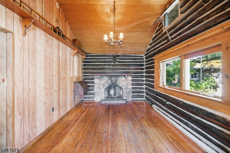 16 Allegheny Ave