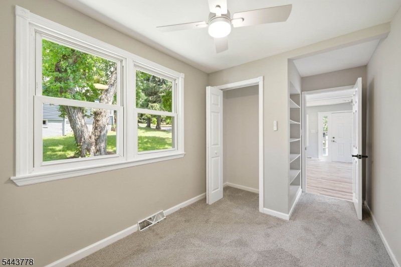 82 Fairview Dr
