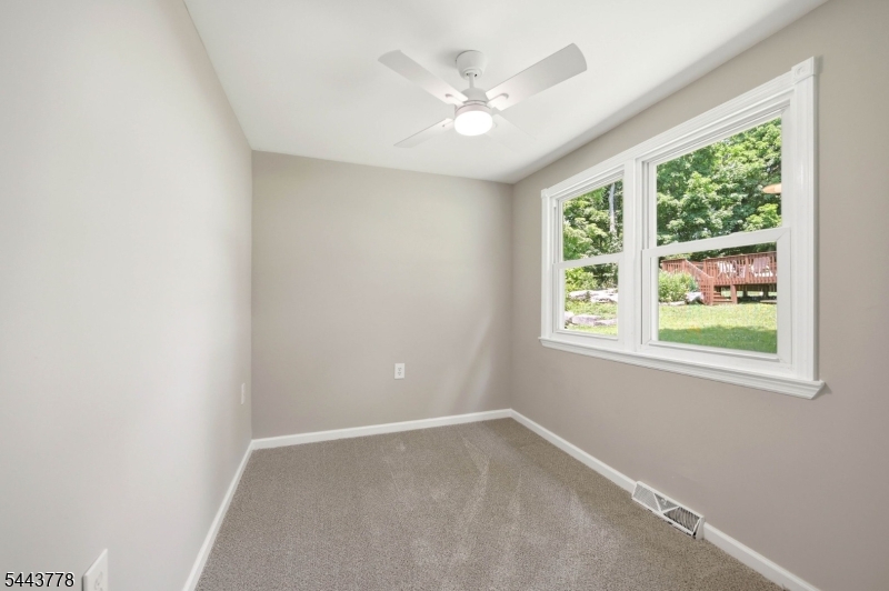 82 Fairview Dr