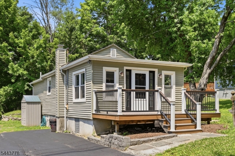 82 Fairview Dr