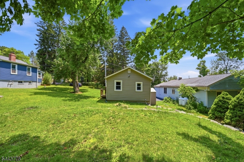 82 Fairview Dr