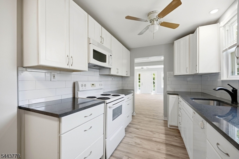 82 Fairview Dr