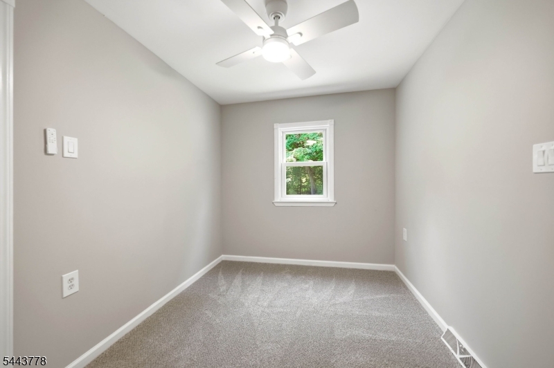 82 Fairview Dr