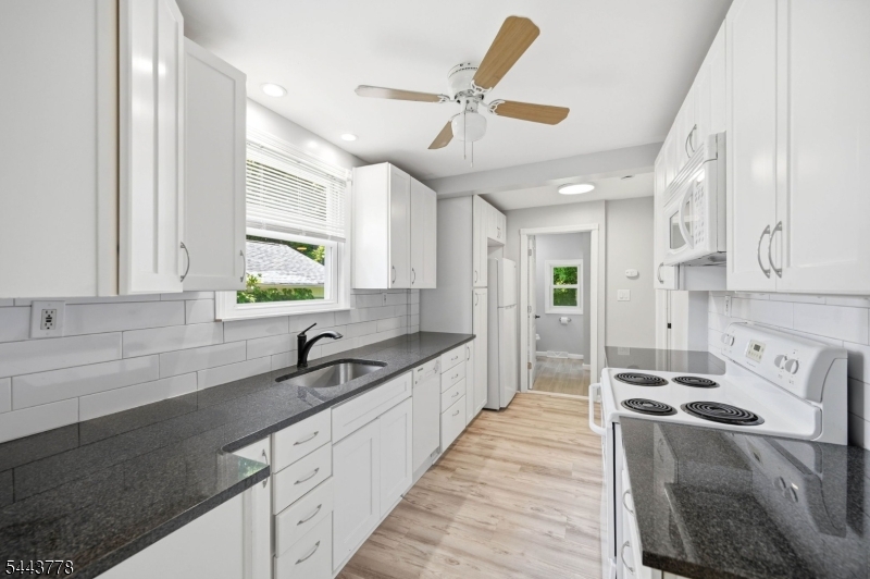 82 Fairview Dr