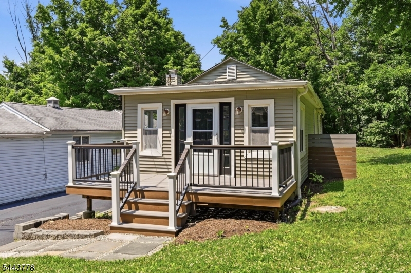 82 Fairview Dr
