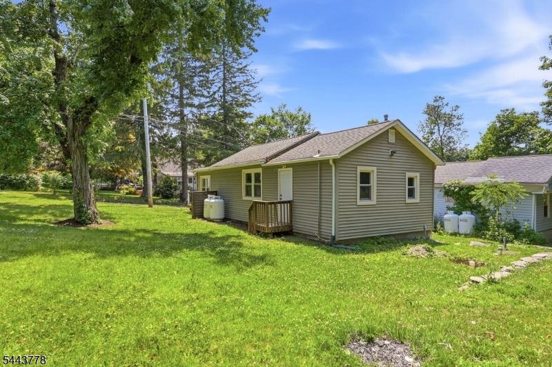 82 Fairview Dr