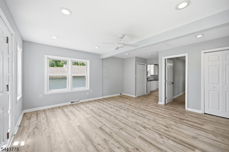 82 Fairview Dr