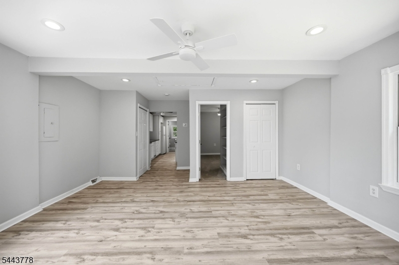82 Fairview Dr