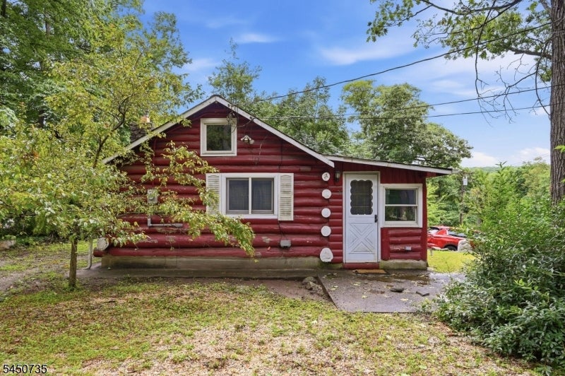 26 Clubhouse Ave