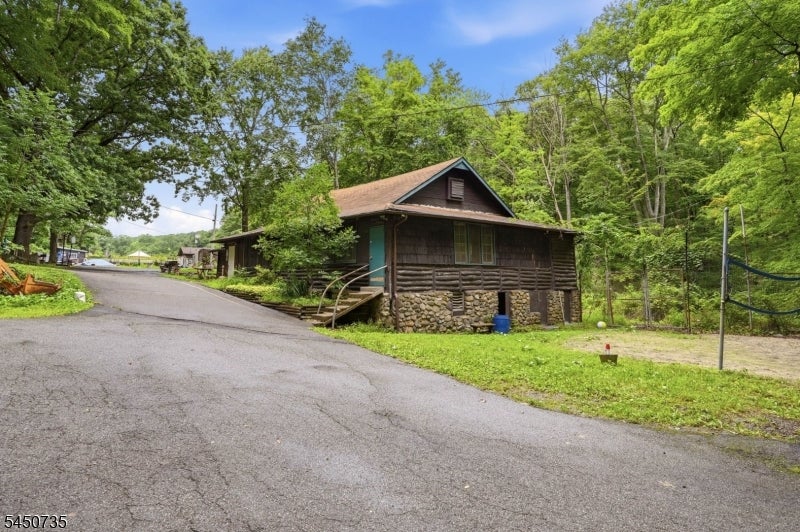 26 Clubhouse Ave