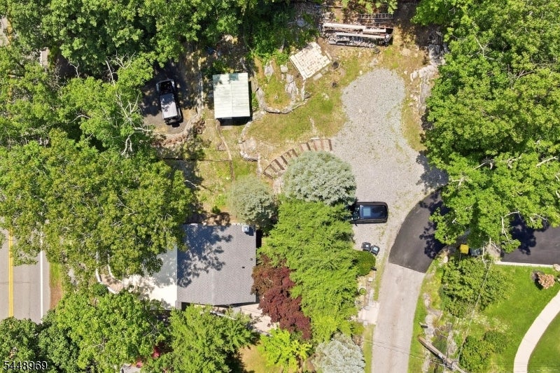 8 Stony Trail