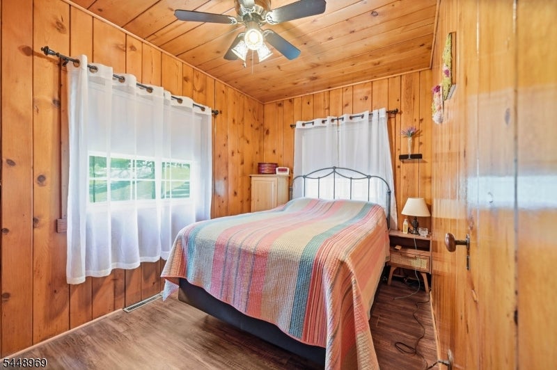 8 Stony Trail