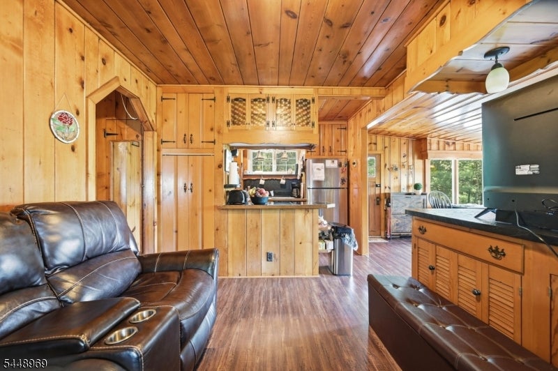 8 Stony Trail
