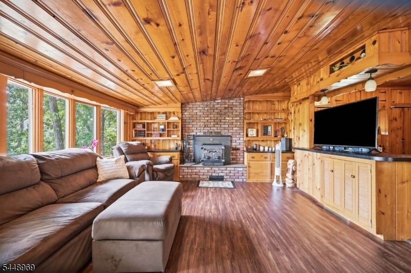 8 Stony Trail