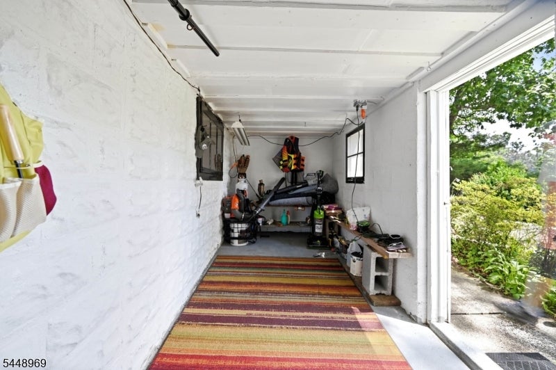 8 Stony Trail