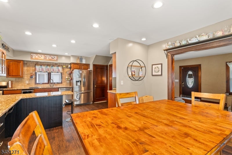 125 Stevens Ave