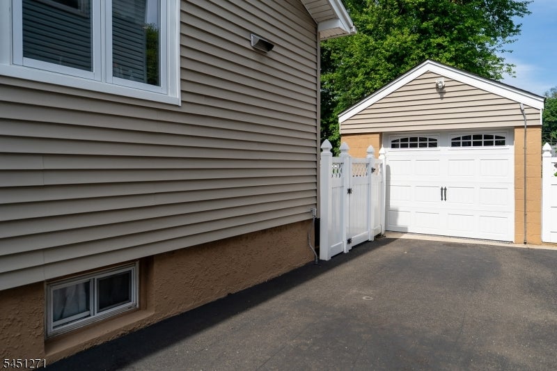 125 Stevens Ave