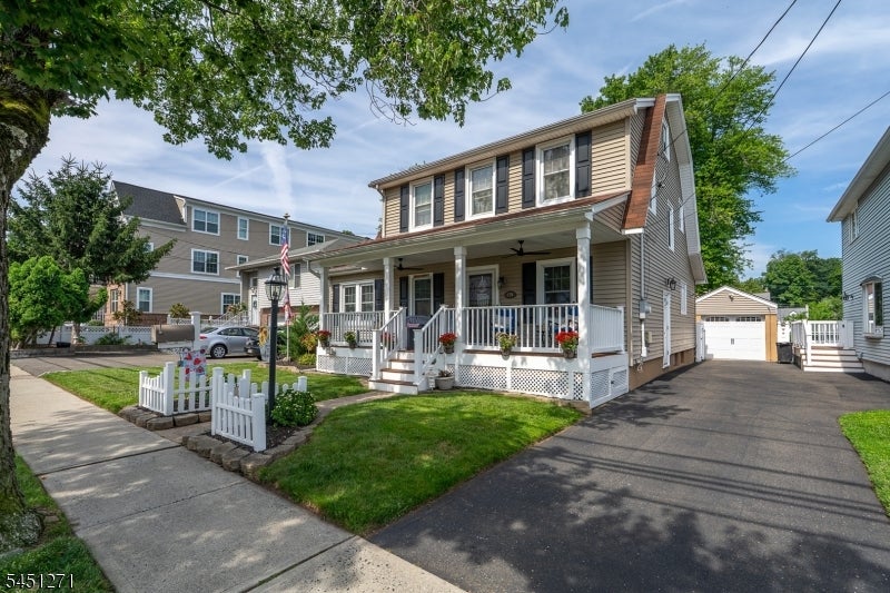 125 Stevens Ave