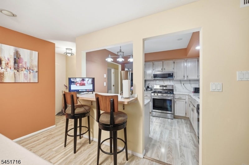 48D Beacon Hill Rd D