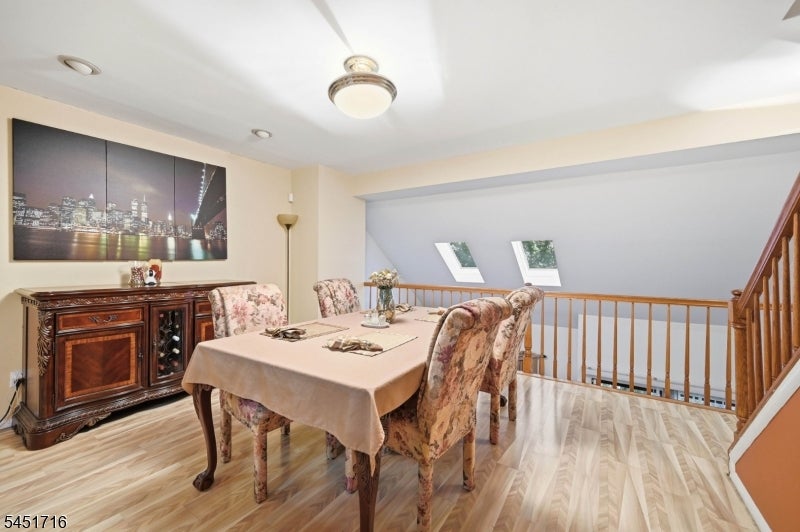 48D Beacon Hill Rd D