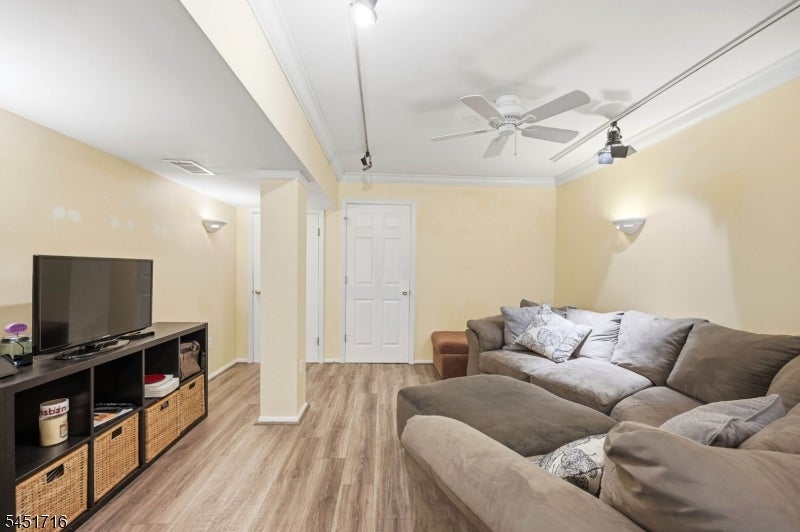 48D Beacon Hill Rd D