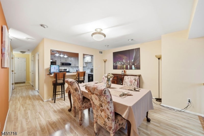48D Beacon Hill Rd D