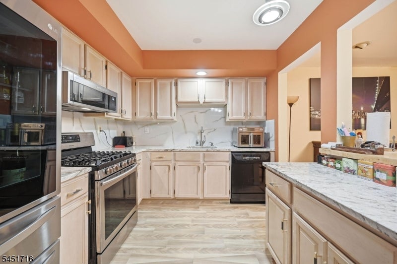 48D Beacon Hill Rd D