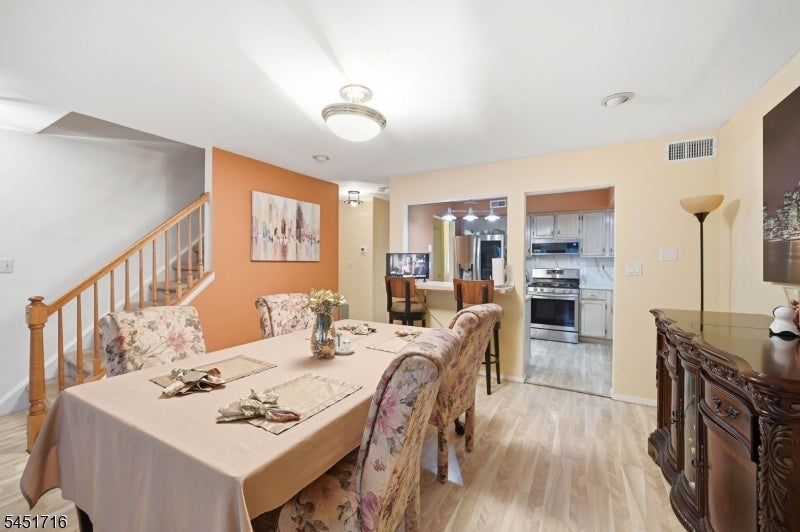 48D Beacon Hill Rd D