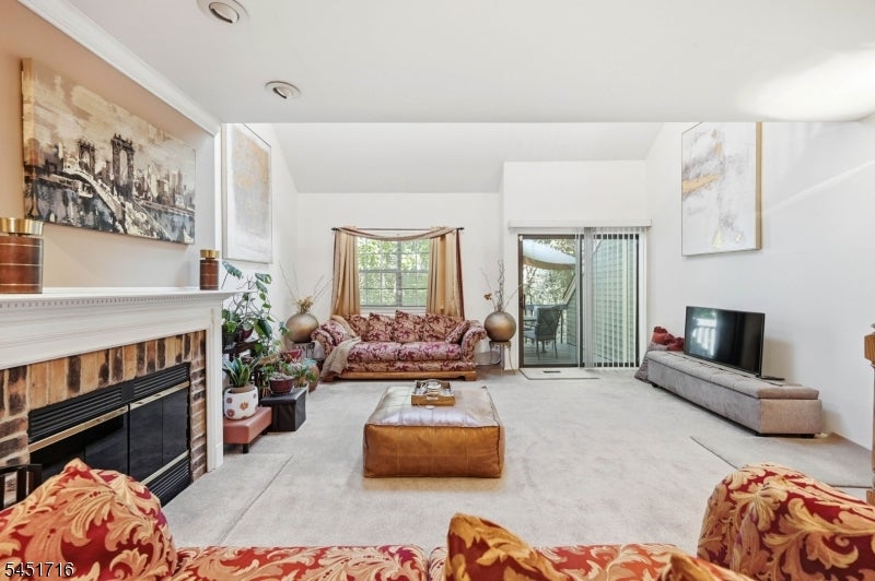 48D Beacon Hill Rd D
