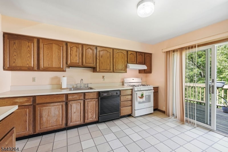 5 Apshawa Cross Rd