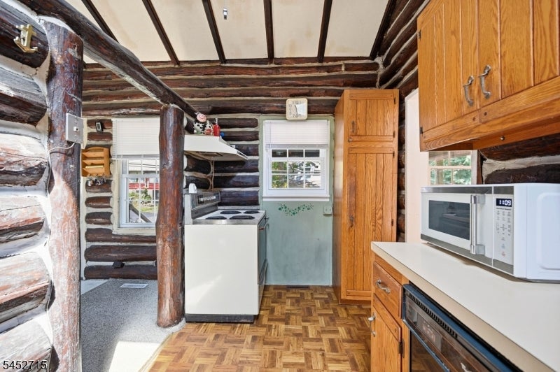 13 Woodside Dr