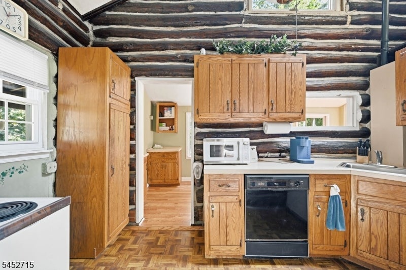 13 Woodside Dr
