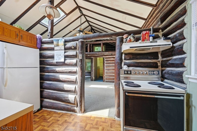 13 Woodside Dr