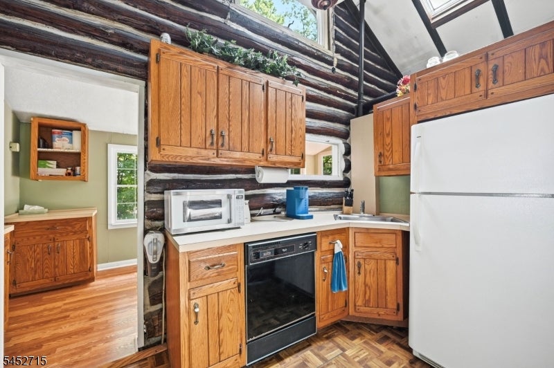 13 Woodside Dr