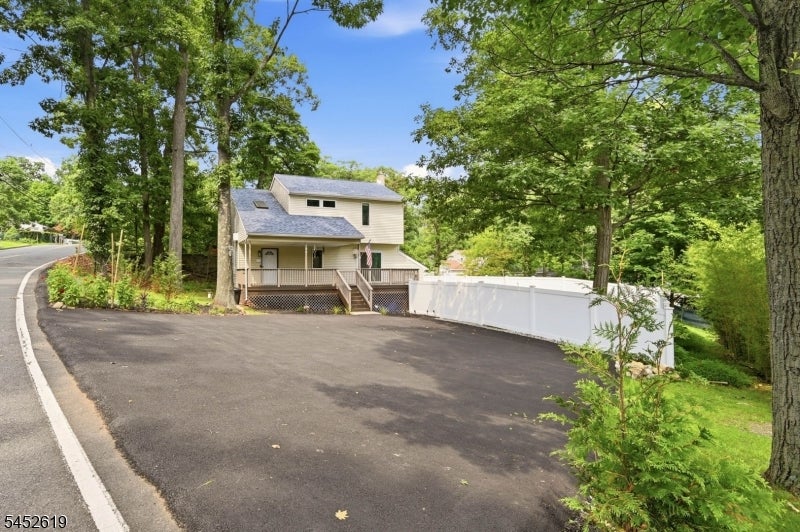 19 Northwestern Way