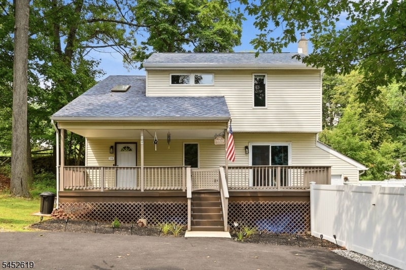 19 Northwestern Way