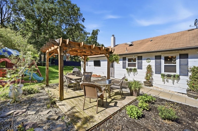 590 Ridge Rd