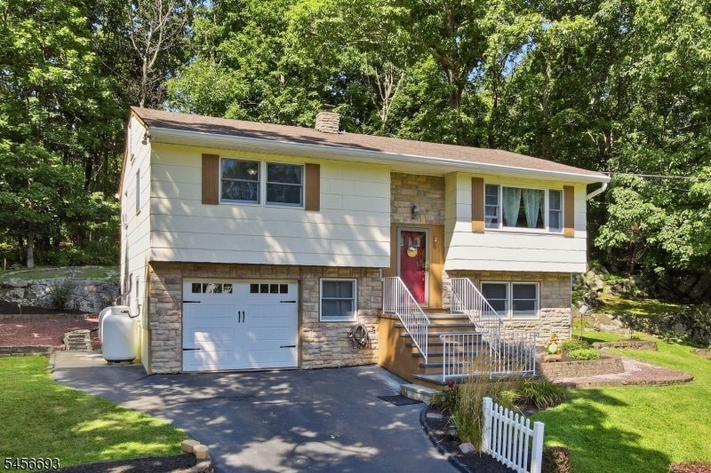 25 Elm Tree Rd