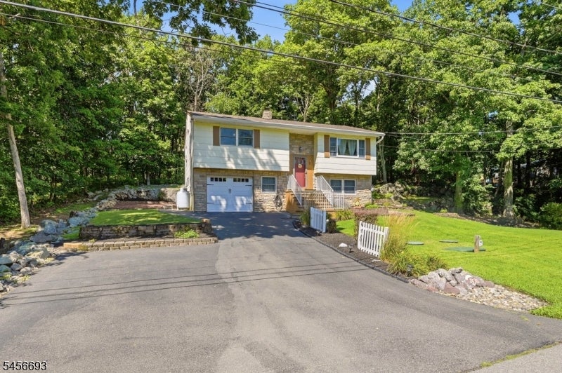 25 Elm Tree Rd