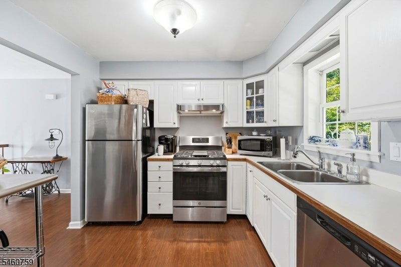 46 Melinda Ln