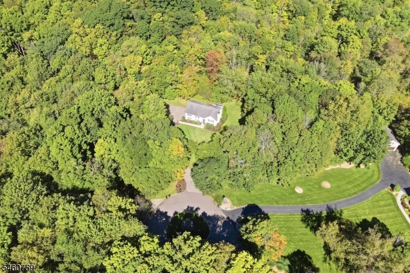 46 Melinda Ln