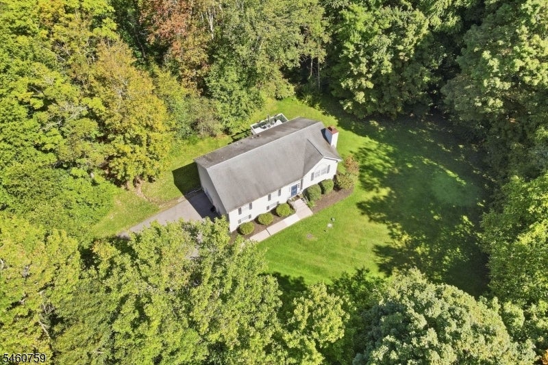 46 Melinda Ln