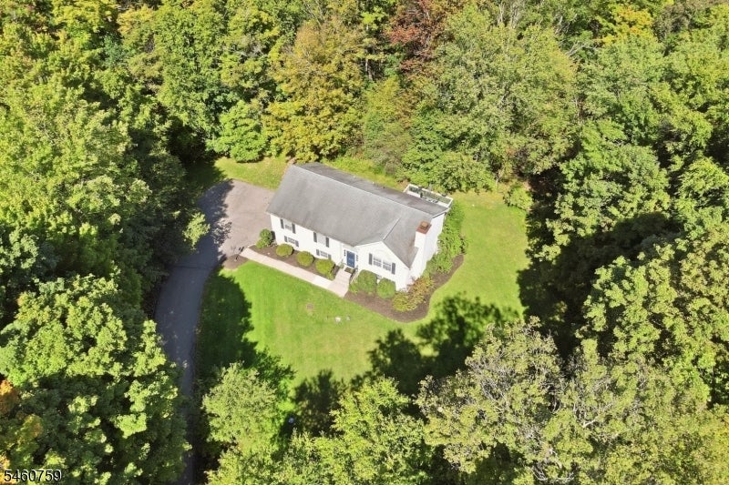 46 Melinda Ln
