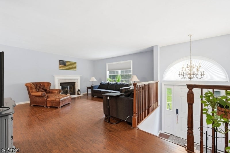 46 Melinda Ln