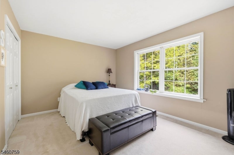 46 Melinda Ln