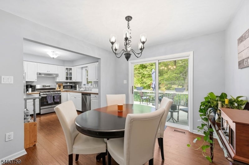 46 Melinda Ln